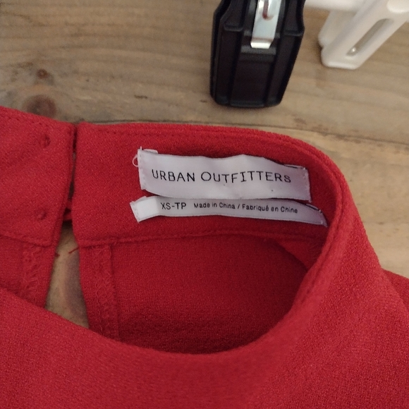 Urban Outfitters Red Mock Neck Bell Sleeve Blouse Size XS - Picture 7 of 14